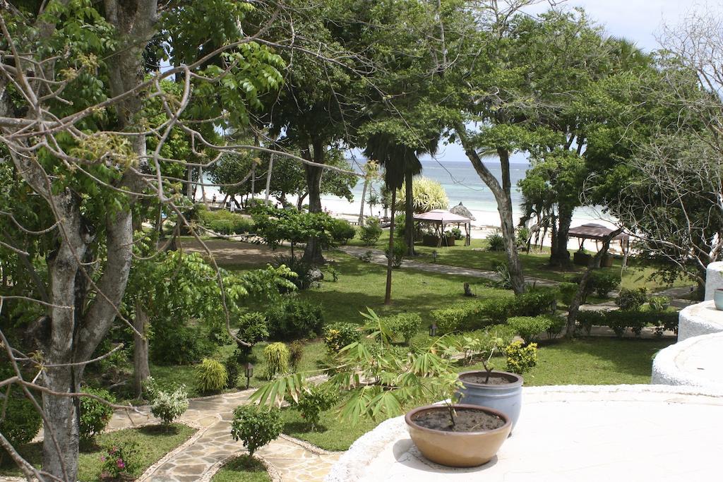 Ocean Village Club (Adults Only) Diani Beach Eksteriør bilde