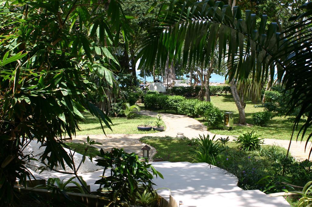 Ocean Village Club (Adults Only) Diani Beach Eksteriør bilde