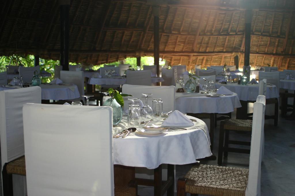 Ocean Village Club (Adults Only) Diani Beach Eksteriør bilde