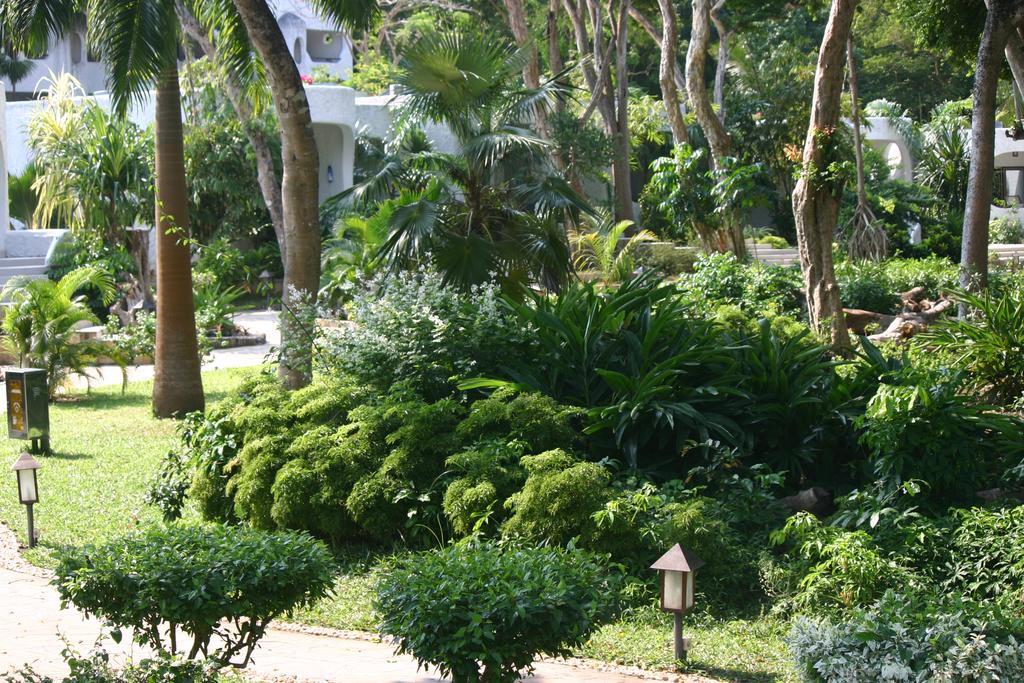 Ocean Village Club (Adults Only) Diani Beach Eksteriør bilde
