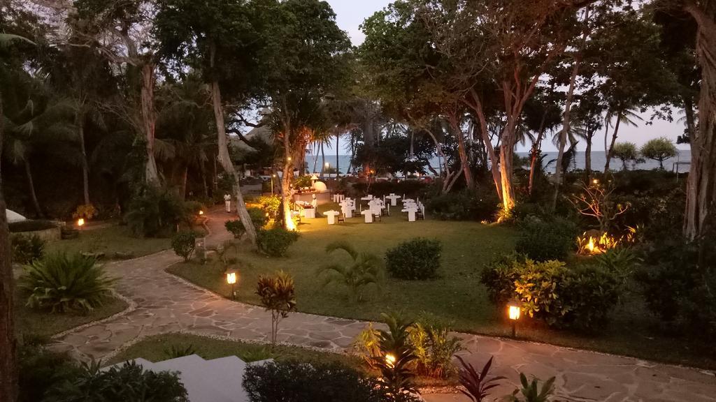 Ocean Village Club (Adults Only) Diani Beach Eksteriør bilde
