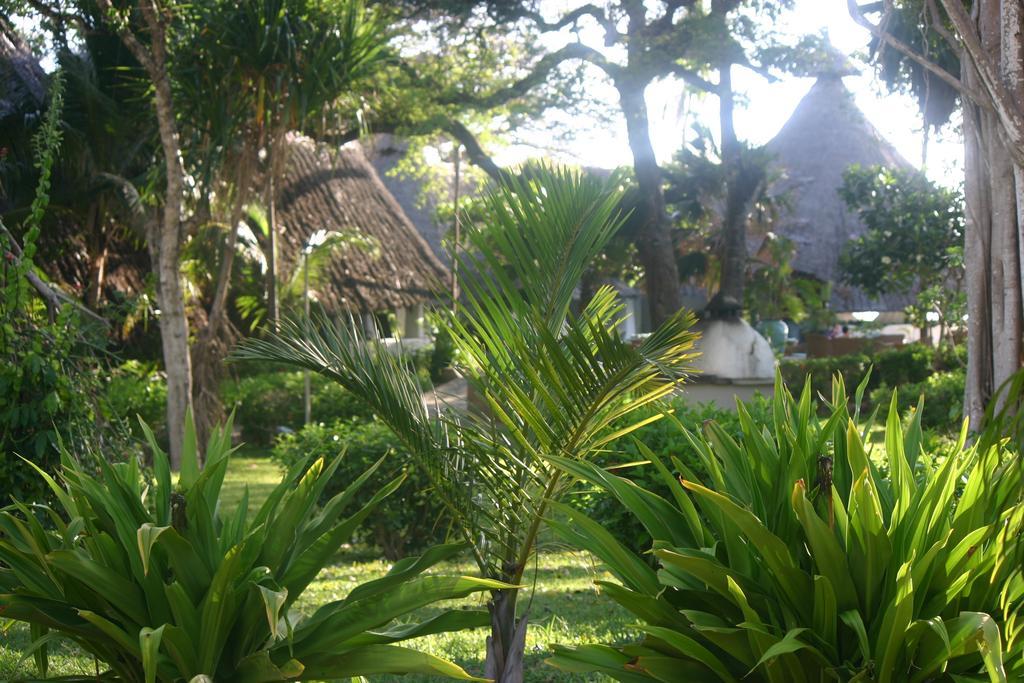 Ocean Village Club (Adults Only) Diani Beach Eksteriør bilde
