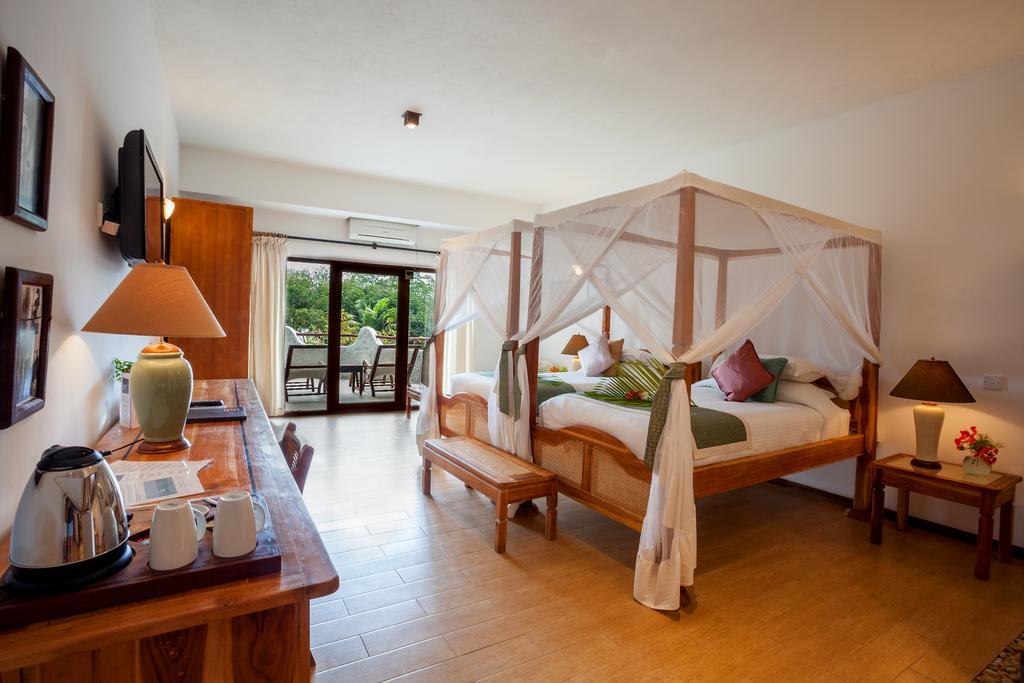 Ocean Village Club (Adults Only) Diani Beach Eksteriør bilde