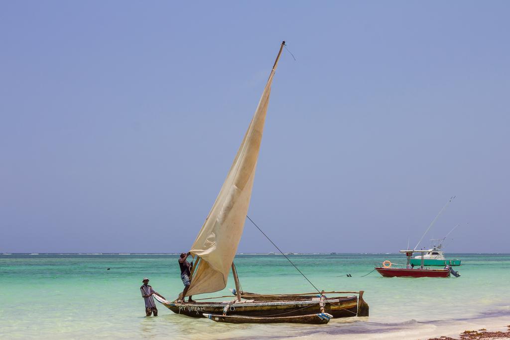 Ocean Village Club (Adults Only) Diani Beach Eksteriør bilde