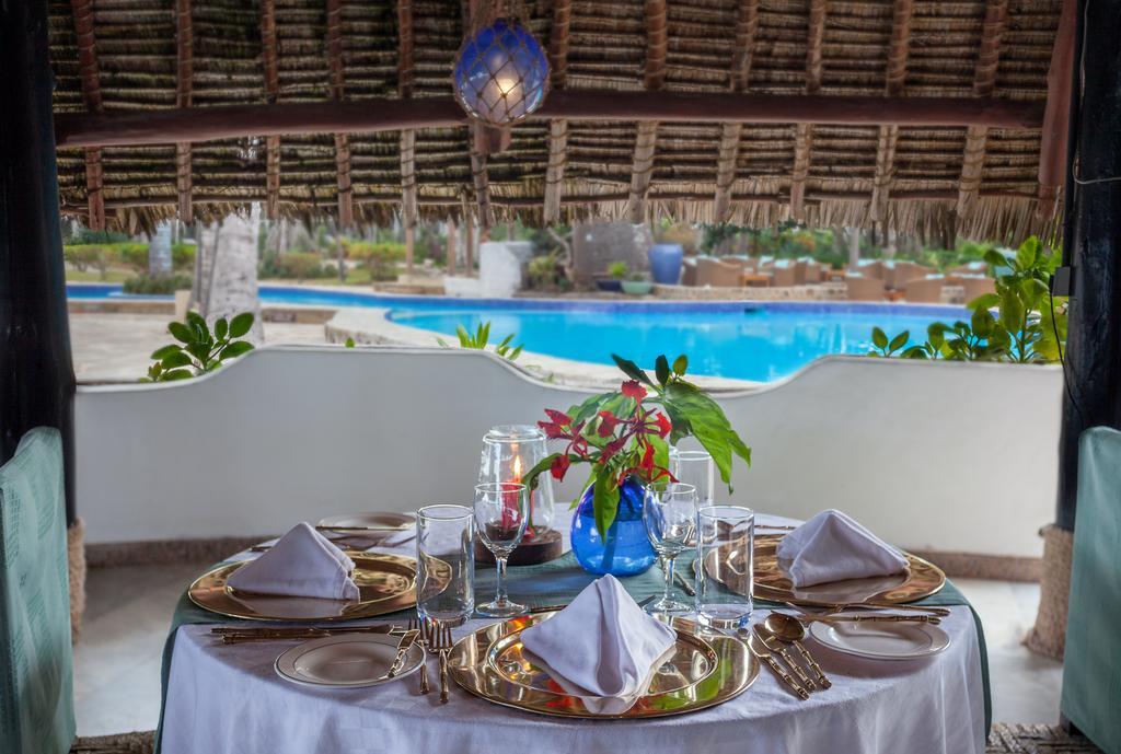 Ocean Village Club (Adults Only) Diani Beach Eksteriør bilde